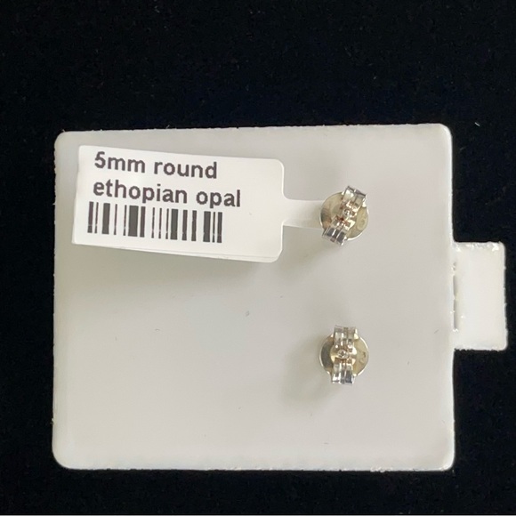 Sterling Silver 925 Cabachon Ethiopian Opal earrings - Picture 7 of 9